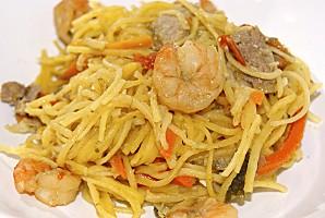 Nouilles sautées au porc et aux crevettes DSC01323