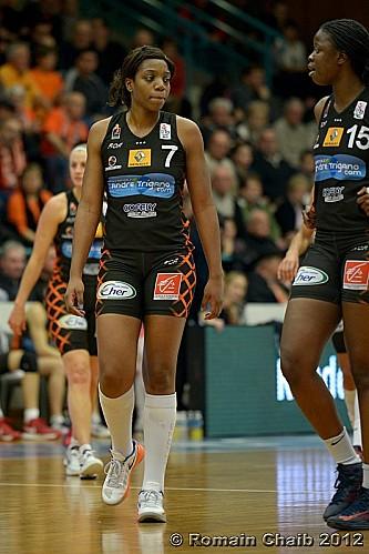 LFB : Endéné MIYEM va rester à Bourges Endene MIYEM (Bourges) vs. Mondeville Romain CHAIB