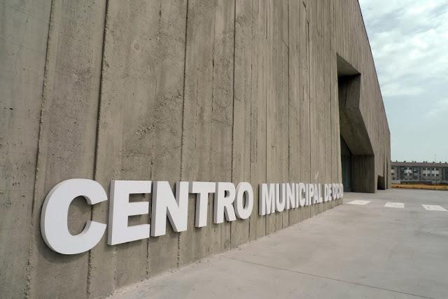 Municipal Leisure Center par ENTREARQUITECTURA, à Valladolid, en Espagne - Architecture