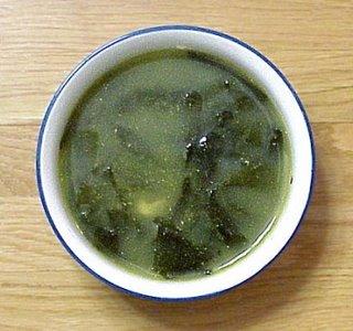 미역국 (miyeokguk) soupe aux algues