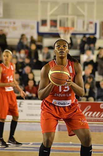 LFB : Preview des demi-finales aller du Challenge Round Olayinka-SANNI--Villeneuve-_Francis-CARPENTIER.jpg
