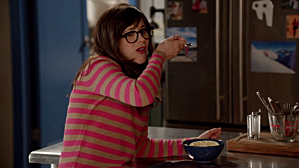 Critiques Séries : New Girl. Saison 2. Episode 22. vlcsnap-2013-04-10-10h04m04s210.png