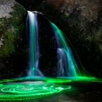 Néon Luminance ou des cascades d’eau fluorescentes !