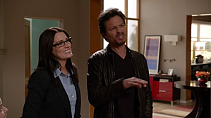 Critiques Séries : Modern Family. Saison 4. Episode 20. vlcsnap-2013-04-11-09h18m00s46.png