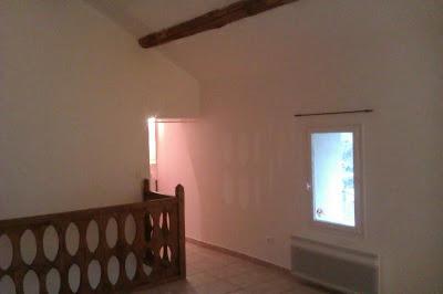 A louer F2 à Beaumes de Venise A louer F2 à Beaumes de Venise