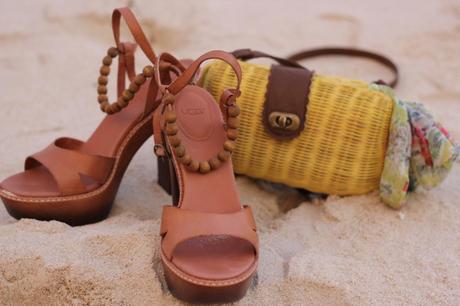 On the beach… photo IMG_3388_zpsea0b06bb.jpg