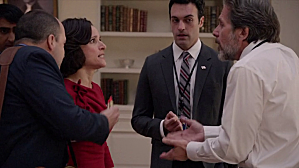 Critiques Séries : Veep. Saison 2. Episode 1. Midterms. vlcsnap-2013-04-15-20h46m27s132.png