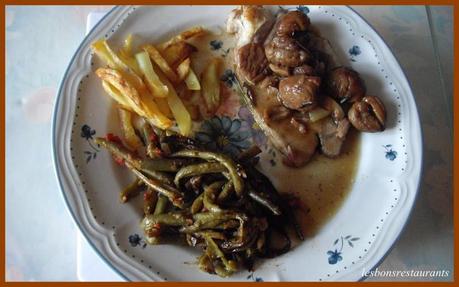ÉPAULE DE PORC AUX CHÂTAIGNES ÉPAULE DE PORC AUX CHÂTAIGNES