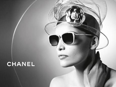 Laetitia-Casta-x-Chanel-ete-2013-lunettes--1-.jpg