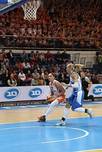Russie : Ekaterinbourg en route vers la finale Diana-TAURASI--Ekaterinbourg--vs.-Kursk_basket.ugmk.com.jpg