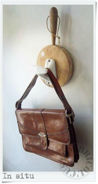 Dinguerie de détournements patère porcelaine - in situ