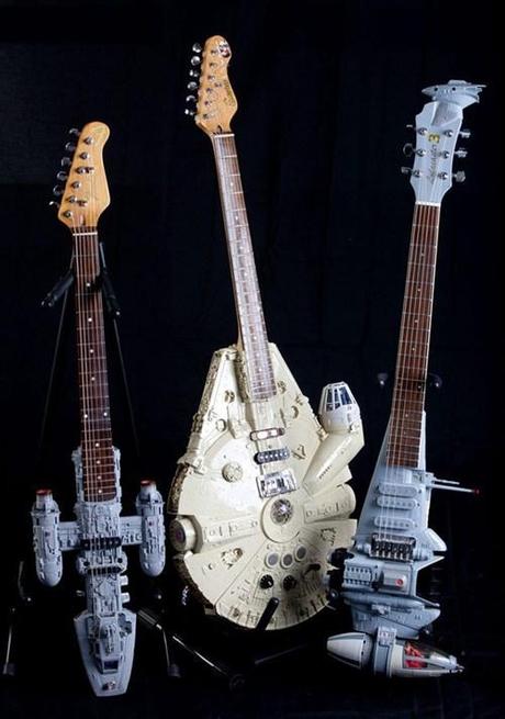 Des guitares intergalactiques (via Cheezburger)