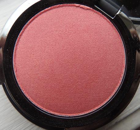 It Cosmetics Pretty In Peony Blush Closeup