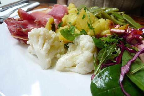 LE garde-robe LE garde-robe