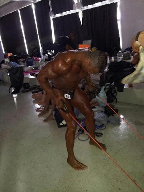 Cyril qualifié pour la finale de l'IFBB France 2013 Cyril qualifié pour la finale de l'IFBB France 2013