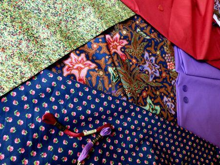 Razzia au Marché Saint Pierre étoffes 003