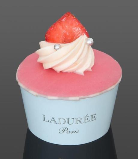 Ladurée's Cupcake Fraise-Rhubarbe