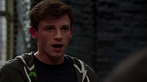 Critiques Séries : New York, Unité Spéciale - Filles souillées vlcsnap-2013-04-25-12h03m28s118.png