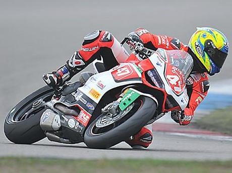 WSBK à ASSEN ...Double podium Kawa en WSS aussi! STK1-2013-04-10-lamarra_win_stk1000_assen.jpg