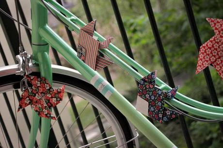 Une idée saugrenue, j’ai collé des origamis sur mon vélo Une idée saugrenue, j’ai collé des origamis sur mon vélo