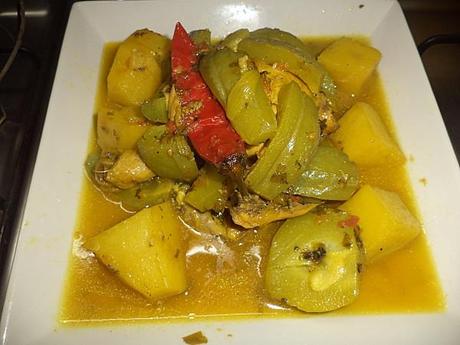 Tajine de poulet aux coings pdt et cristophines DSC01506.JPG