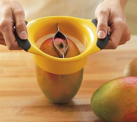 L’objet de la semaine : le coupe mangue ! OXO-Mango-Pitter