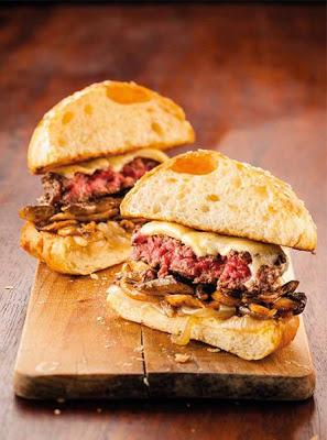 Le burger s'invite à nos tables... Le burger s'invite à nos tables...