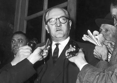 François Hollande, le Guy Mollet de la Ve République yartiMollandeA03