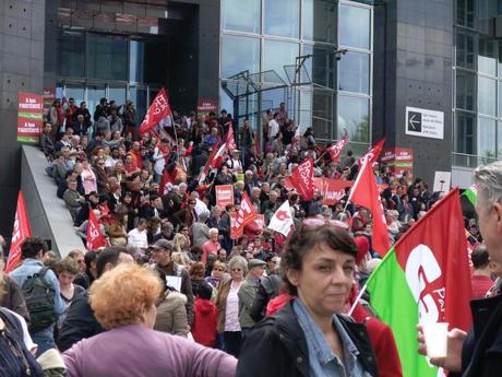 Le billet du jour : Disons que pour le consensus nous étions 180.000 dont 30.000 avec des balais ! Marche-du-05-Mai-2013_0691