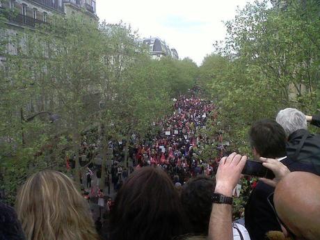 Le billet du jour : Disons que pour le consensus nous étions 180.000 dont 30.000 avec des balais ! Marche-du-05-Mai-2013_0621