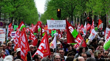 Le billet du jour : Disons que pour le consensus nous étions 180.000 dont 30.000 avec des balais ! Marche-du-05-Mai-2013_0081