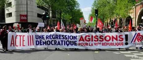 Le billet du jour : Disons que pour le consensus nous étions 180.000 dont 30.000 avec des balais ! Marche-du-05-Mai-2013_0411