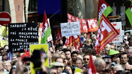 Le billet du jour : Disons que pour le consensus nous étions 180.000 dont 30.000 avec des balais ! Marche-du-05-Mai-2013_0331