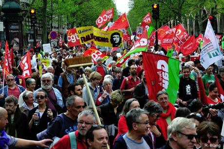 Le billet du jour : Disons que pour le consensus nous étions 180.000 dont 30.000 avec des balais ! Marche-du-05-Mai-2013_0431