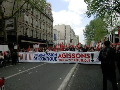 Le billet du jour : Disons que pour le consensus nous étions 180.000 dont 30.000 avec des balais ! Marche-du-05-Mai-2013_0611