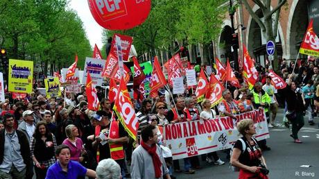 Le billet du jour : Disons que pour le consensus nous étions 180.000 dont 30.000 avec des balais ! Marche-du-05-Mai-2013_0071