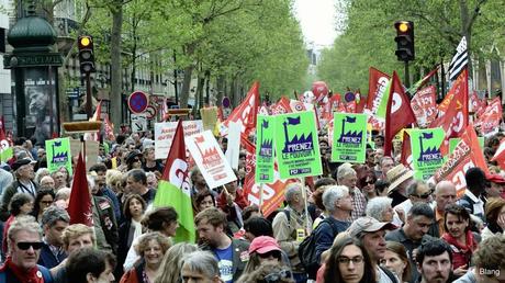 Le billet du jour : Disons que pour le consensus nous étions 180.000 dont 30.000 avec des balais ! Marche-du-05-Mai-2013_0481