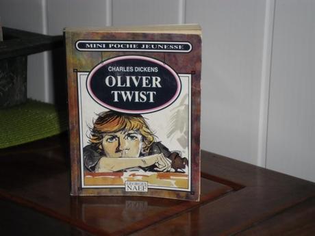OLIVER TWIST de Charles Dickens(roman jeunesse) (Source:emmenemoiaucinema.com)