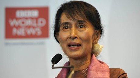 Aung San Suu Kyi en appelle à la reconstruction du système éducatif et des universités birmanes après un demi-siècle de destruction  