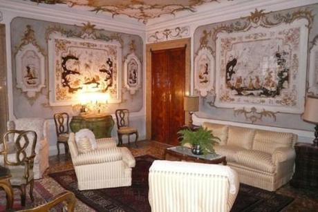 Dans un palazzo du XVIIIe siècle. Dans un palazzo du XVIIIe siècle.