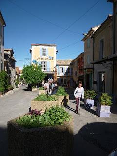 393- Manosque, Roussillon, Banon, Aix