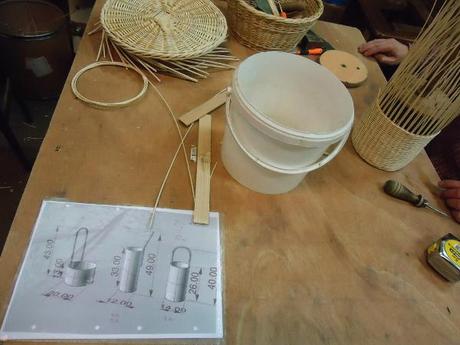 REMÈDES le contenant par Amaury Poudray REMÈDES le contenant par Amaury Poudray