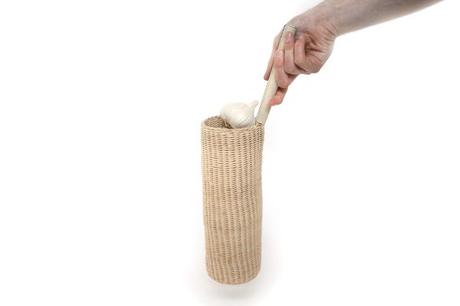 REMÈDES le contenant par Amaury Poudray REMÈDES le contenant par Amaury Poudray