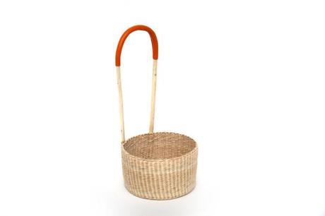 REMÈDES le contenant par Amaury Poudray REMÈDES le contenant par Amaury Poudray