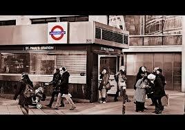 Take a walk on the “lines” side : Marchez le long des lignes du métro londonien… en surface Take a walk on the “lines” side : Marchez le long des lignes du métro londonien… en surface
