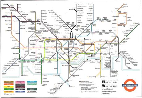 Take a walk on the “lines” side : Marchez le long des lignes du métro londonien… en surface Take a walk on the “lines” side : Marchez le long des lignes du métro londonien… en surface