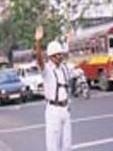 Inde,Kolkata,policier,circulation,uniforme,blanc,bretelles