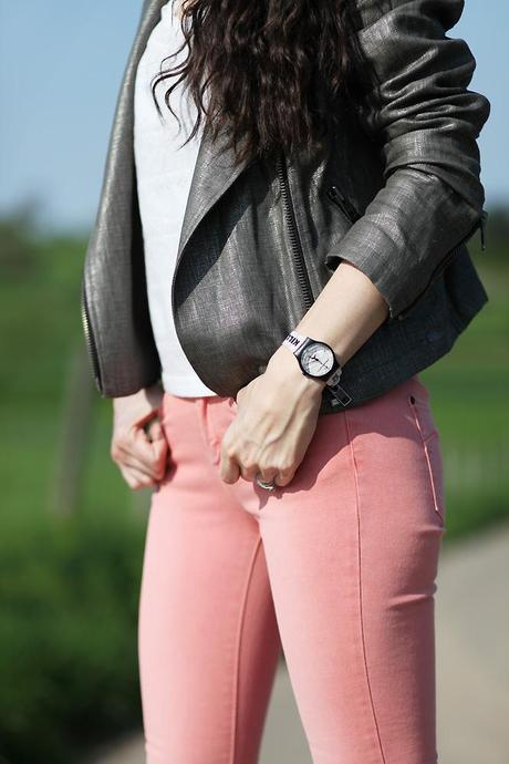 veste métallisée ikks H&M finance kills photo montre finance kills Pink campagne