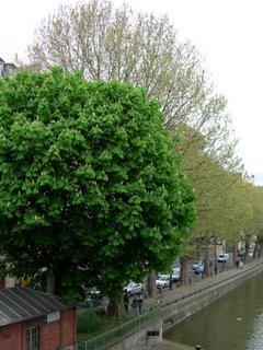 Le printemps au bord du Canal Saint-Martin (Paris 10ème)
