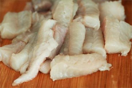 Tempura de filet de lieu noir et poires filet lieu noir coupés